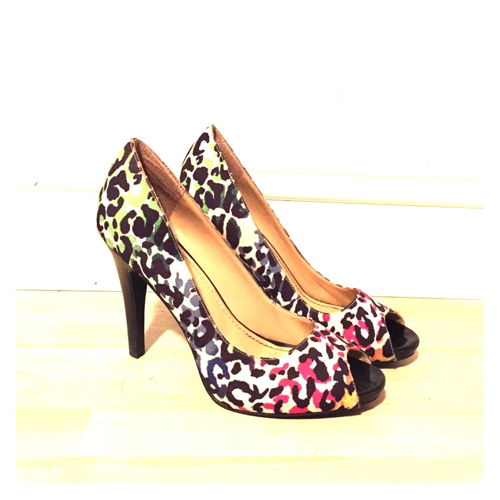 Nine West leopard pumps size 8